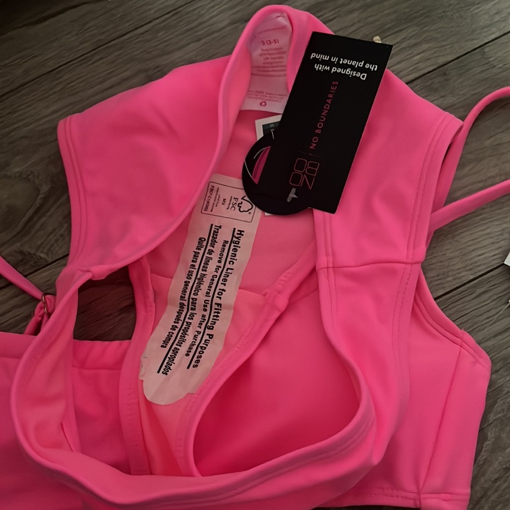 Bikini - Picture 2 of 3